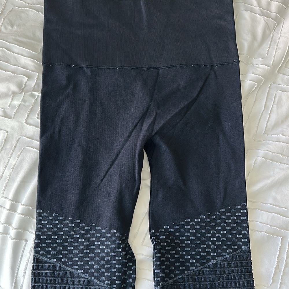 Spanx Blue Leggins - Picture 2 of 5